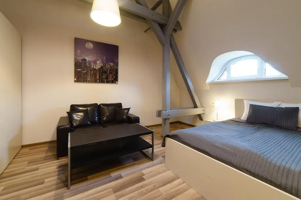 1 Night In Poznań - Matejki Apartments