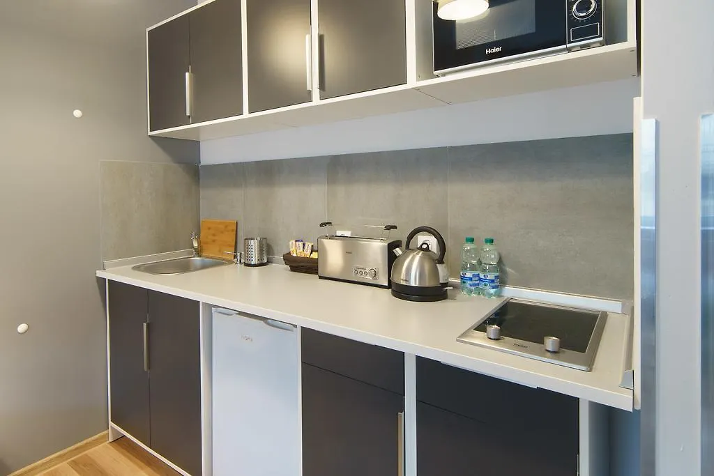 1 Night In Poznan - Matejki Apartments 3*,