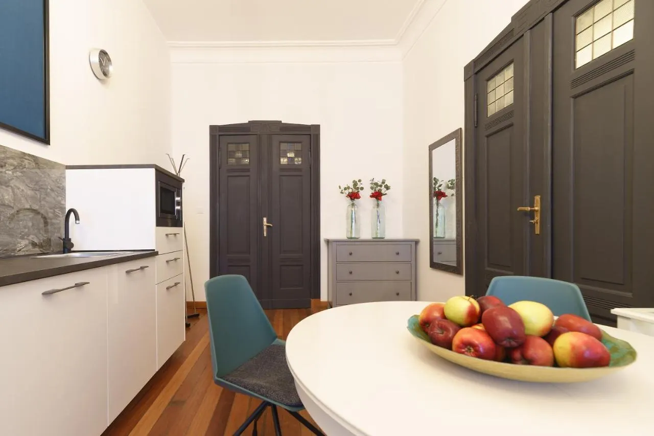1 Night In Poznan - Matejki Apartments Aparthotel