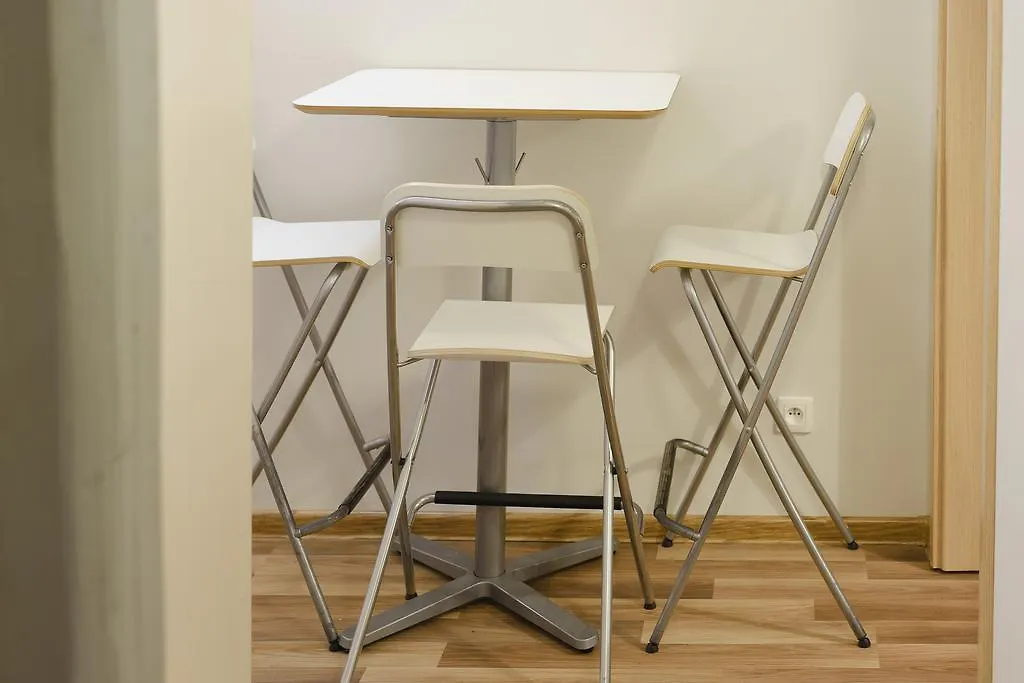 1 Night In Poznan - Matejki Apartments 3*,